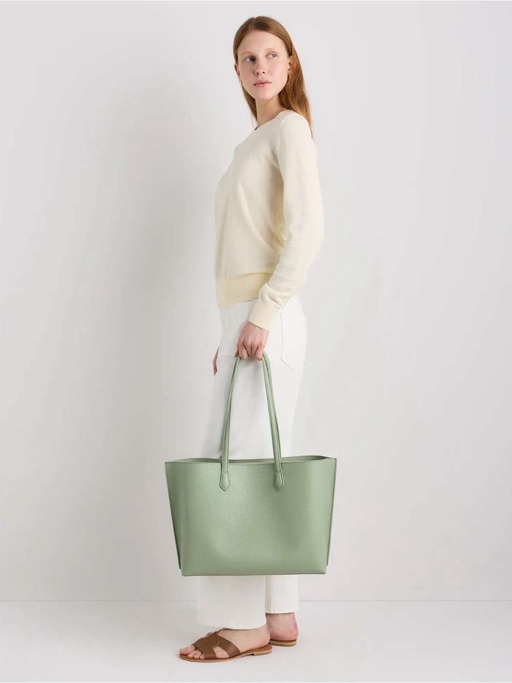 Quince Italian Leather Triple Compartment Tote – Green | Structured Minimalist - Picture 4 of 8